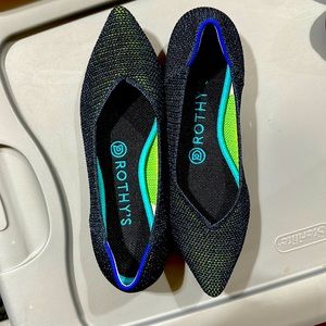 Rothy’s 6.5, navy metallic , like new!